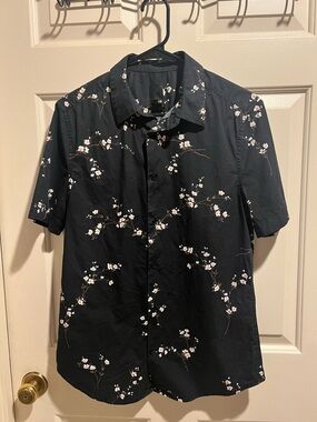 H&M Black Short-Sleeve Button-Down Shirt with White Floral Print